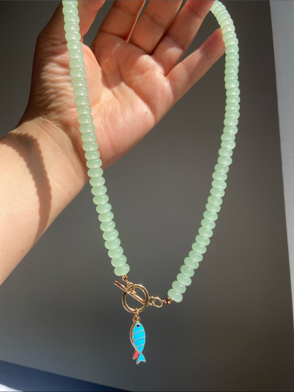 NEW! Beaded Mint Green Toggle Necklace with Enamel Fish Charms ๐ A2-55 - Picture 5 of 6